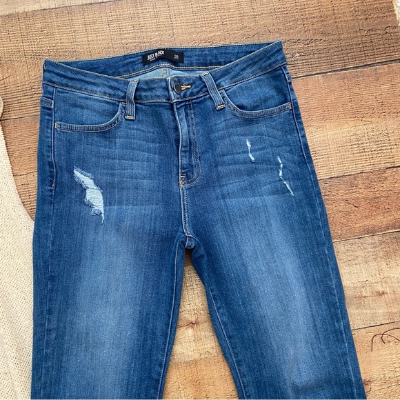 JUST BLACK Ancil Frayed Hem Short Jeans - Picture 3 of 11